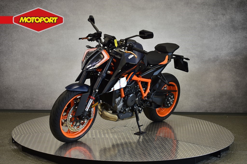 KTM - 1290 SUPER DUKE R