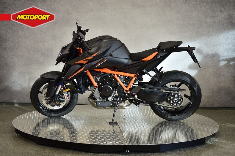 KTM - 1390 SUPER DUKE R EVO display