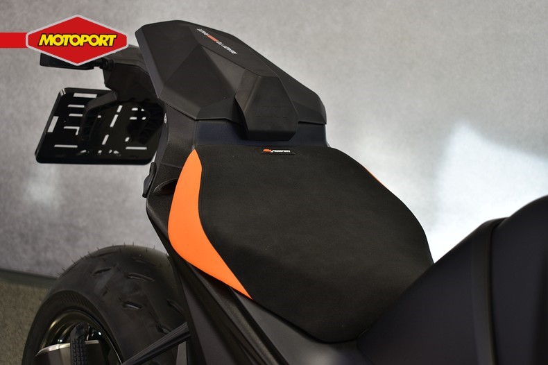 KTM - 1390 SUPER DUKE R EVO display