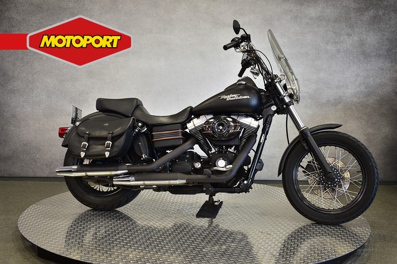 HARLEY-DAVIDSON - Street Bob