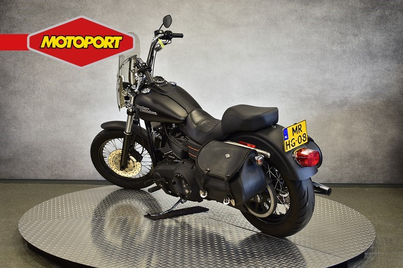 HARLEY-DAVIDSON - Street Bob