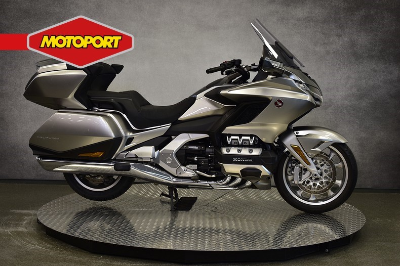 HONDA - GL 1800 GOLDWING TOUR DELUXE