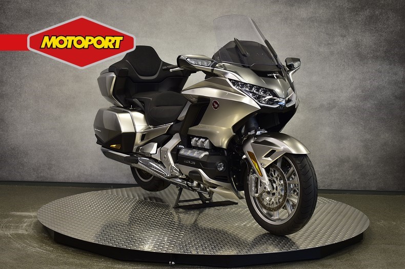 HONDA - GL 1800 GOLDWING TOUR DELUXE
