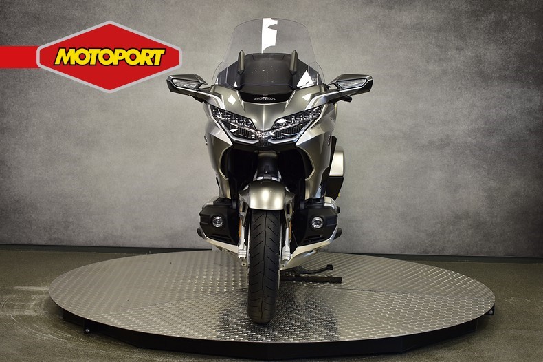 HONDA - GL 1800 GOLDWING TOUR DELUXE