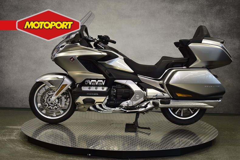 HONDA - GL 1800 GOLDWING TOUR DELUXE