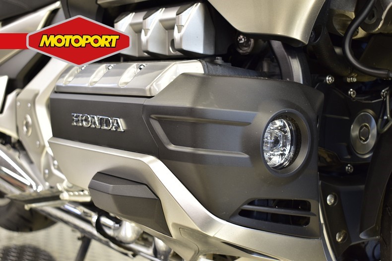 HONDA - GL 1800 GOLDWING TOUR DELUXE