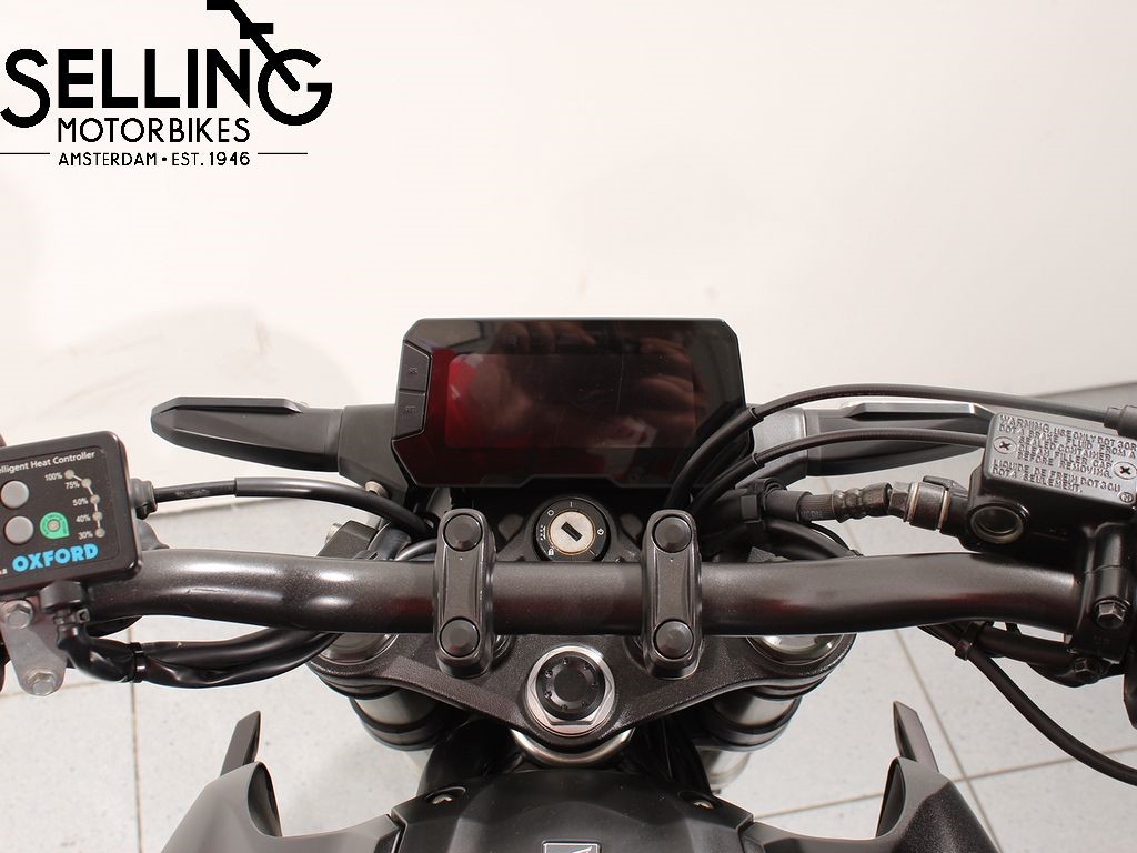 HONDA - CB 300 R