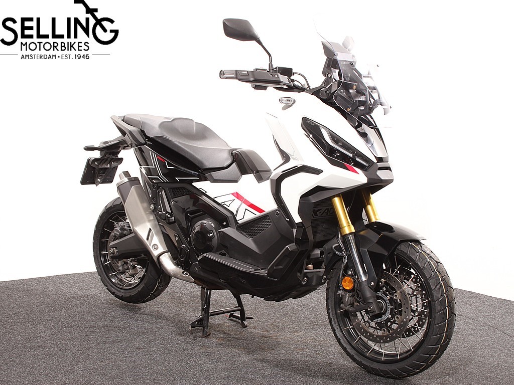 HONDA - X-ADV 750 NH138 Shasta White