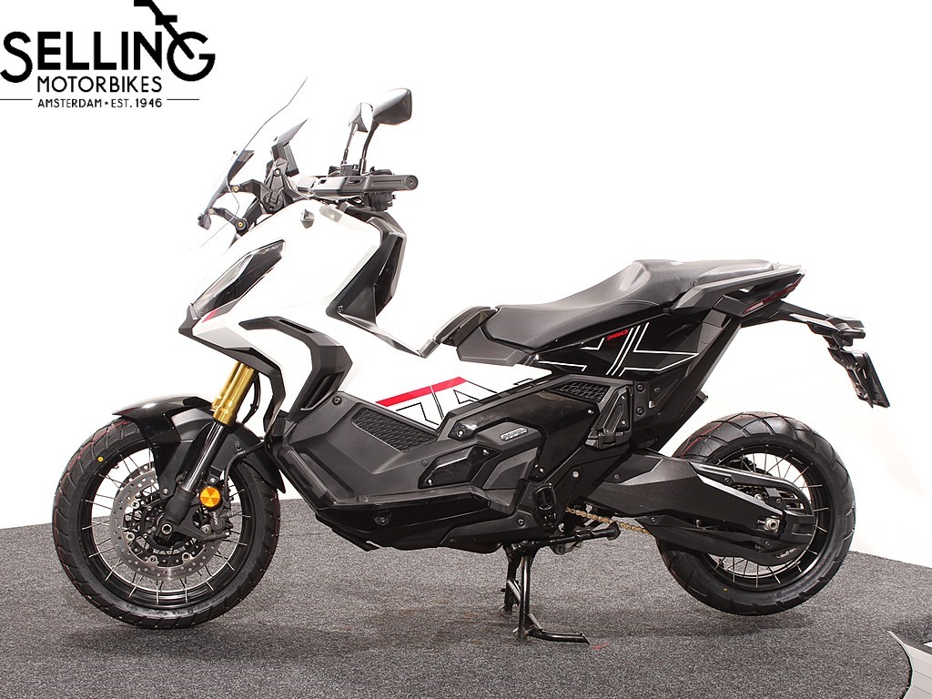 HONDA - X-ADV 750 NH138 Shasta White