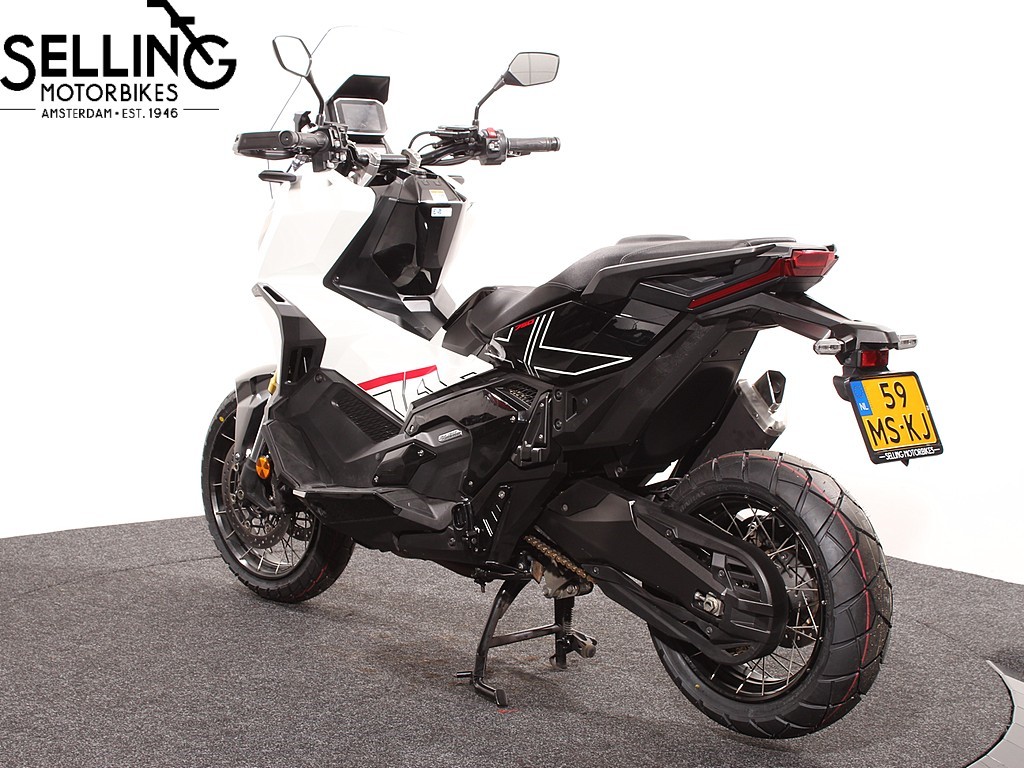 HONDA - X-ADV 750 NH138 Shasta White