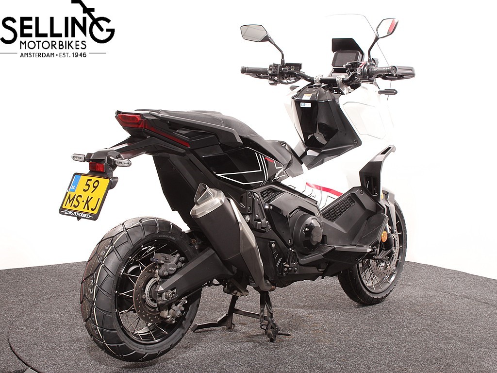 HONDA - X-ADV 750 NH138 Shasta White