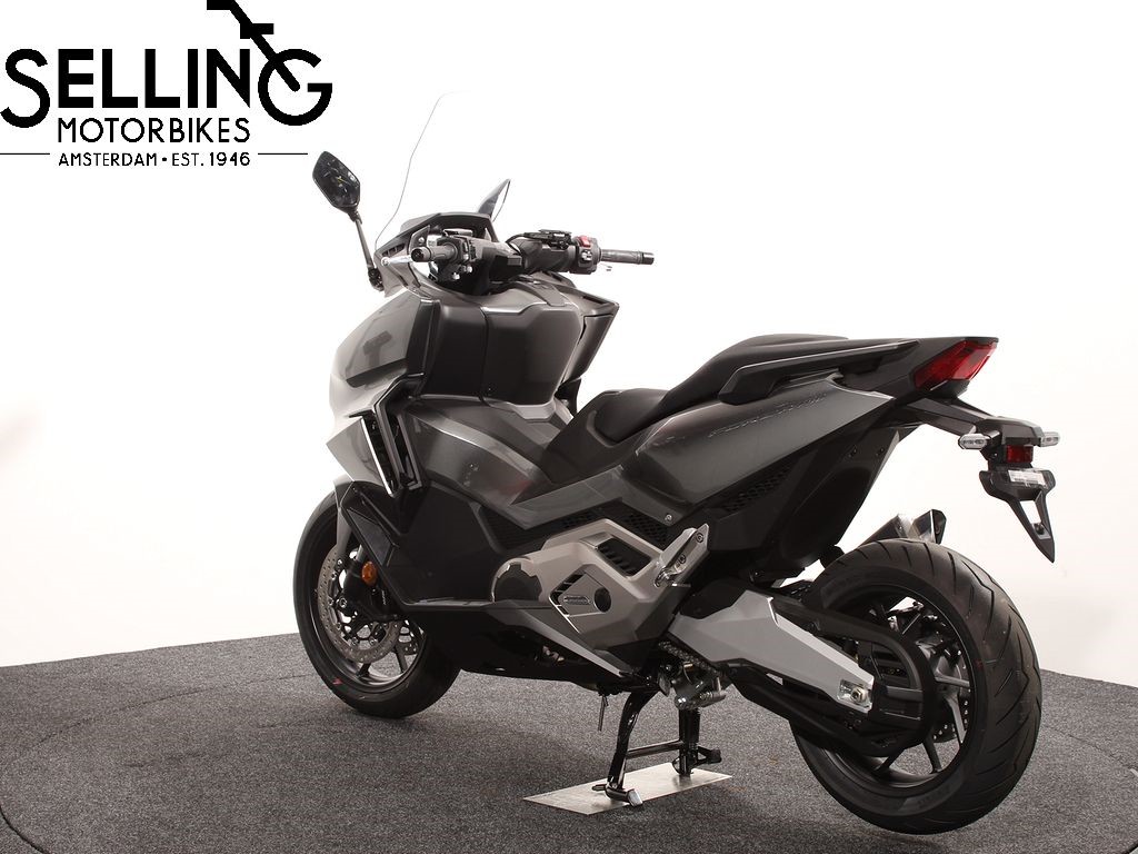 HONDA - NSS 750 Forza NHC65 Iridium Gr