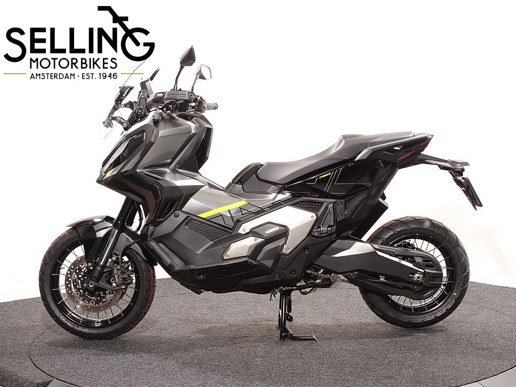 HONDA - X-ADV 750 NHC64 Matte Iridium
