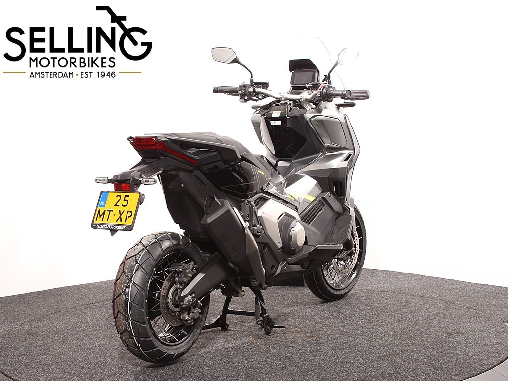 HONDA - X-ADV 750 NHC64 Matte Iridium