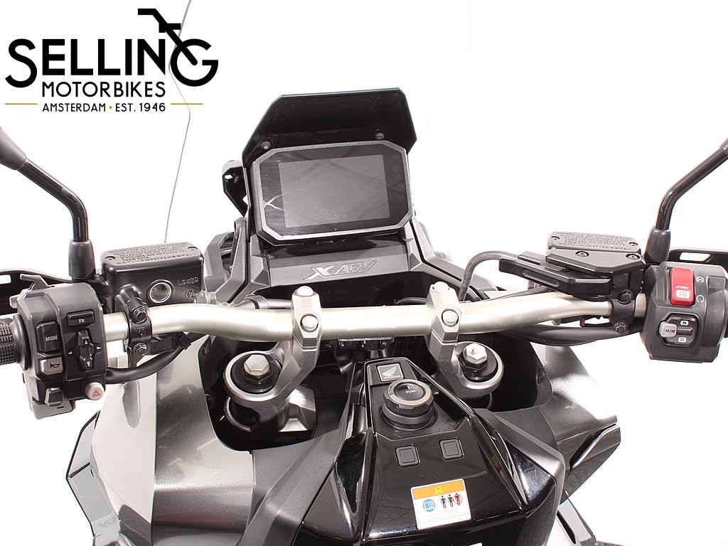 HONDA - X-ADV 750 NHC64 Matte Iridium