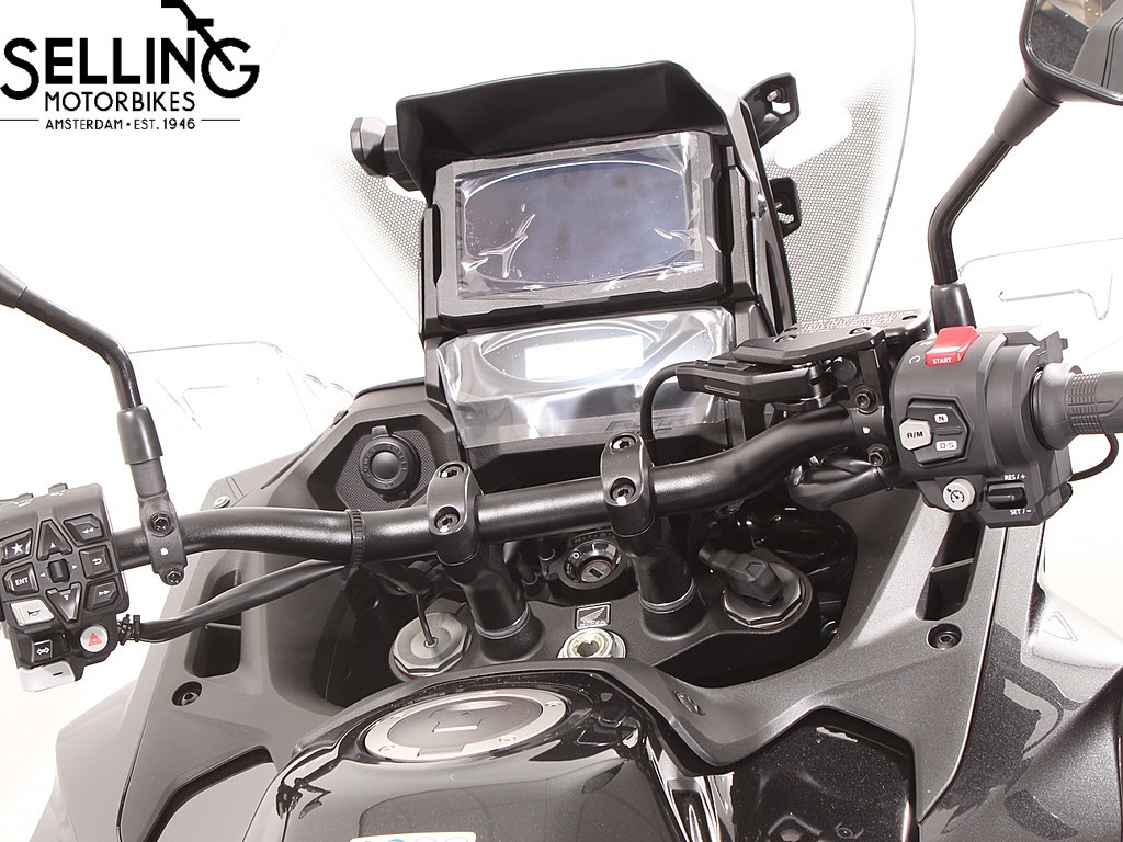 HONDA - NT 1100 DCT