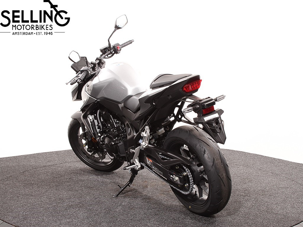 HONDA - CB 750 Hornet