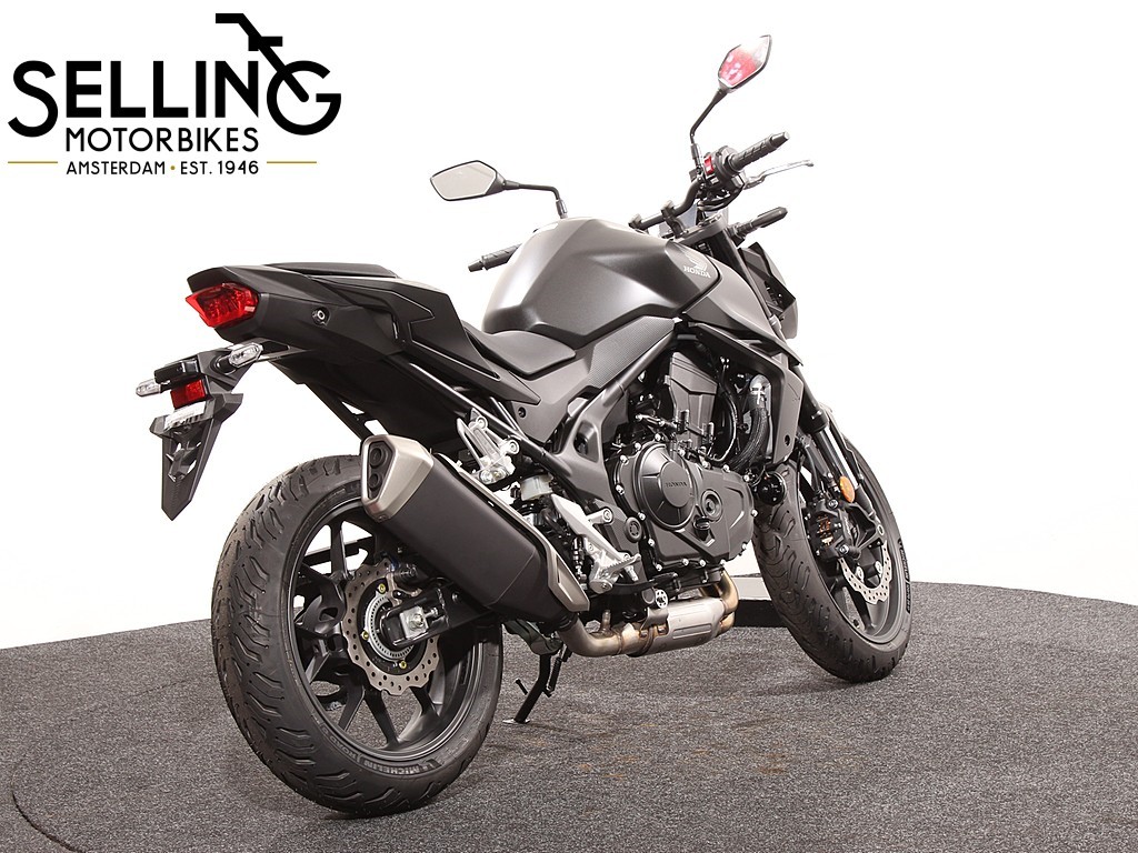 HONDA - CB 750 Hornet