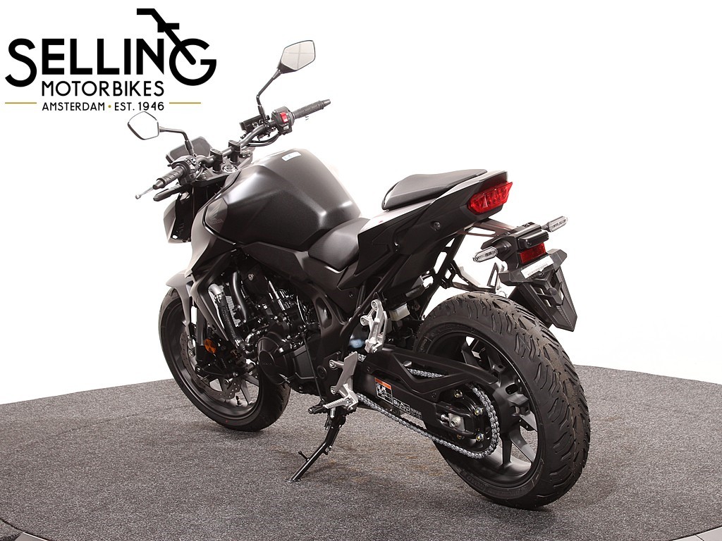 HONDA - CB 750 Hornet