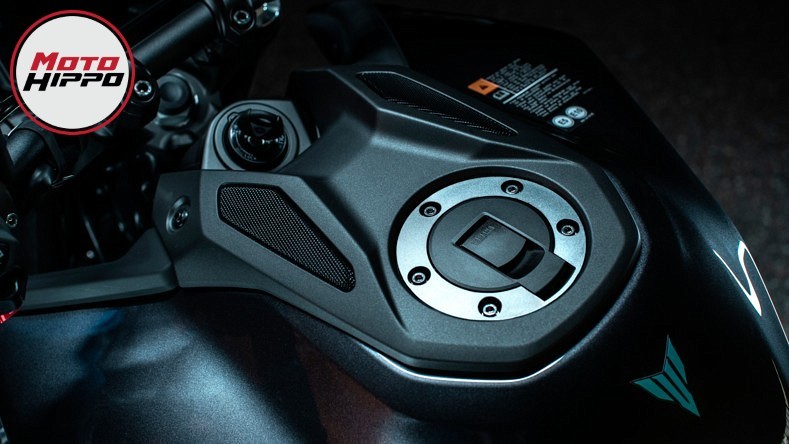 YAMAHA - MT-09