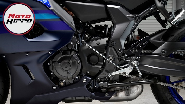 YAMAHA - R7