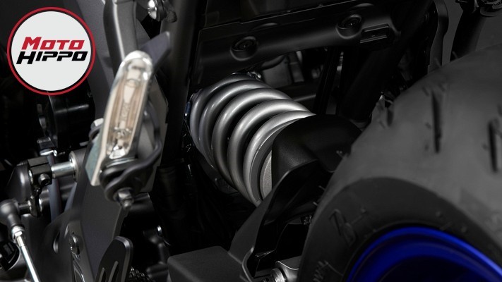 YAMAHA - R7