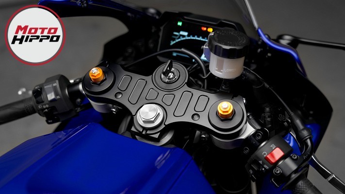 YAMAHA - R7