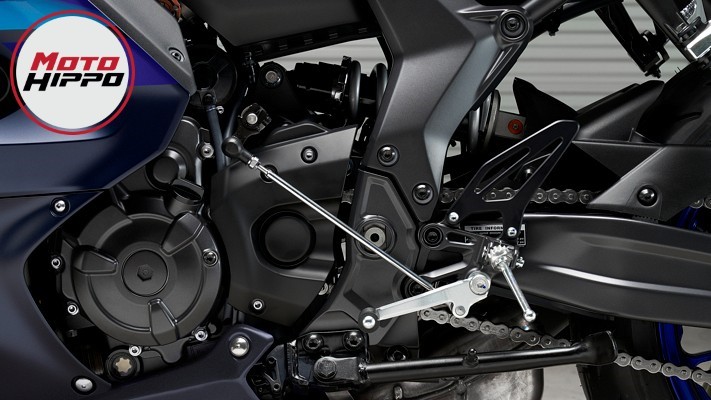 YAMAHA - R7