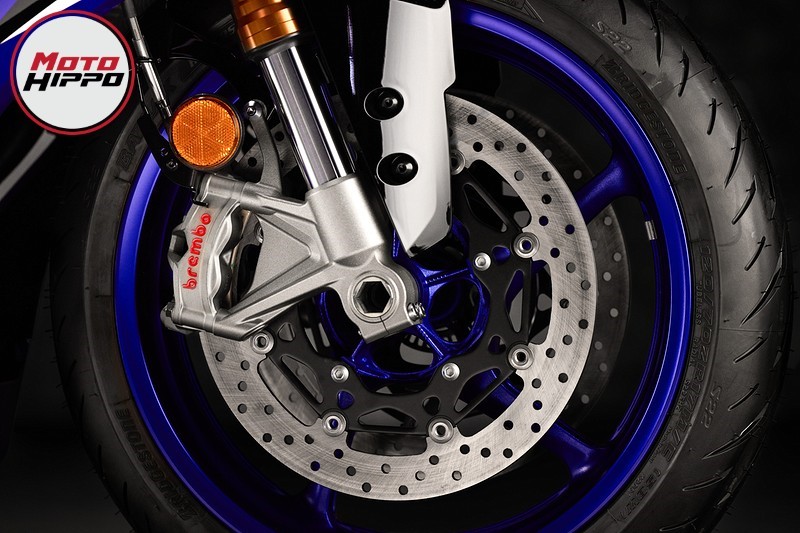 YAMAHA - R9