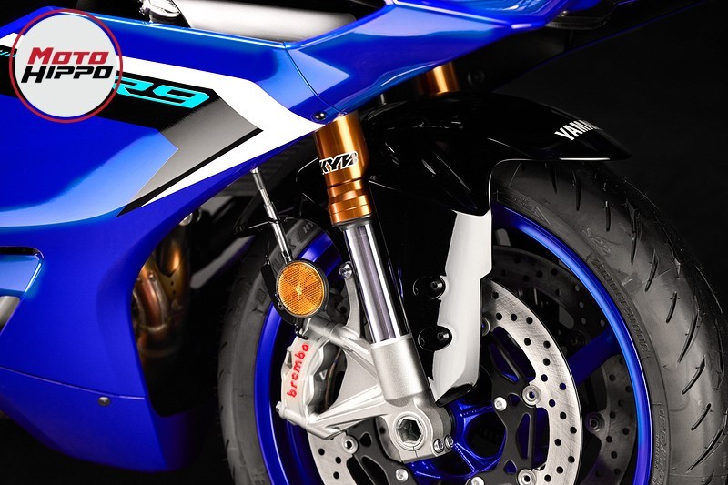 YAMAHA - R9