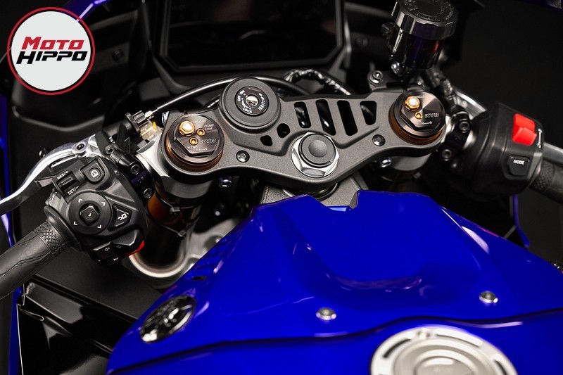 YAMAHA - R9