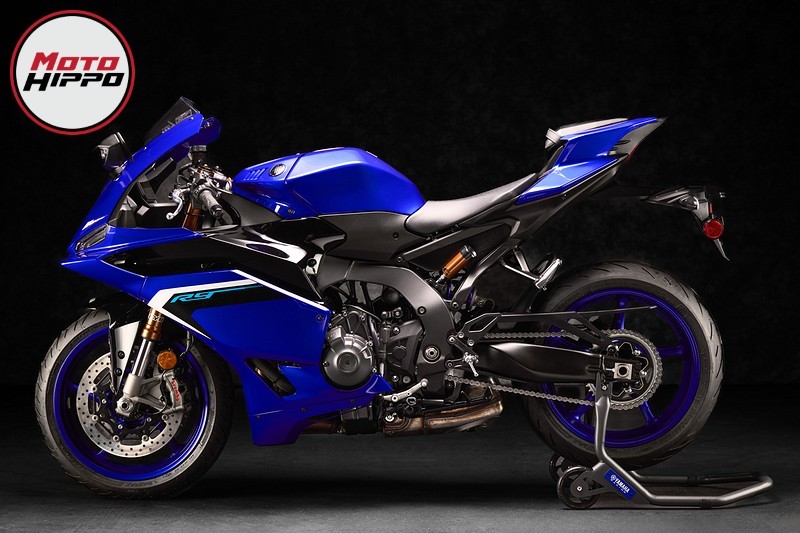YAMAHA - R9