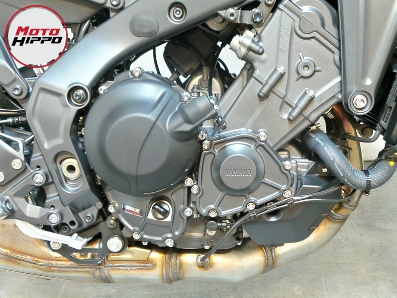 YAMAHA - MT-09