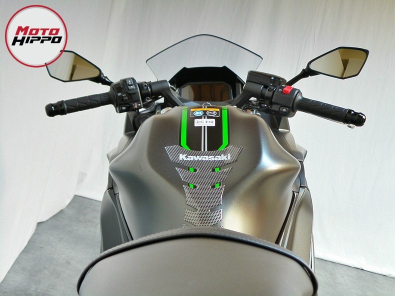 KAWASAKI - NINJA 650