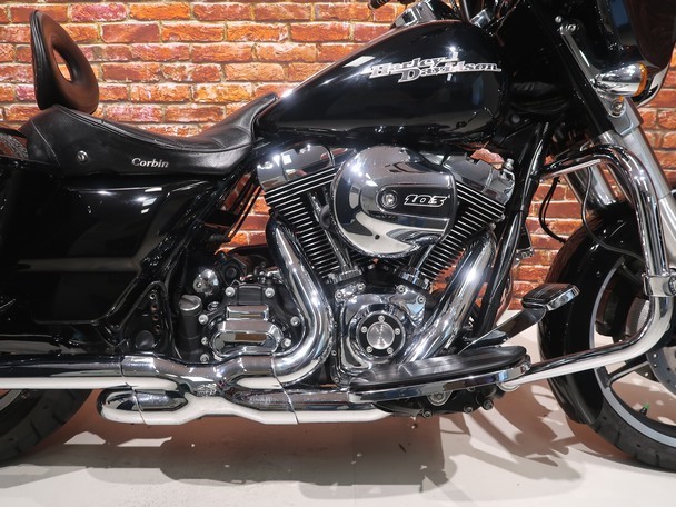 HARLEY-DAVIDSON - FLHX Street Glide 1690