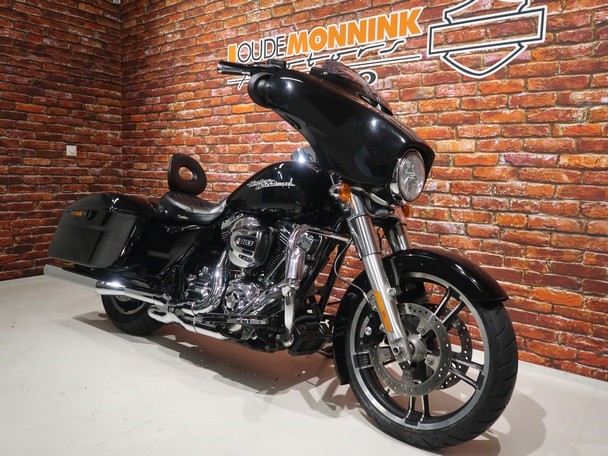 HARLEY-DAVIDSON - FLHX Street Glide 1690