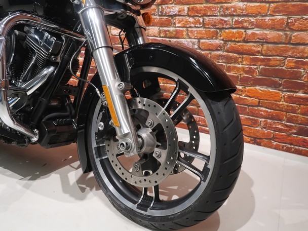 HARLEY-DAVIDSON - FLHX Street Glide 1690