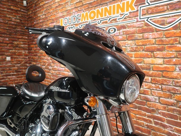 HARLEY-DAVIDSON - FLHX Street Glide 1690