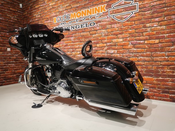 HARLEY-DAVIDSON - FLHX Street Glide 1690