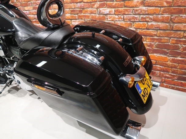 HARLEY-DAVIDSON - FLHX Street Glide 1690