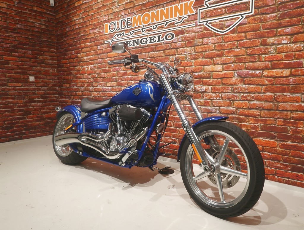 HARLEY-DAVIDSON - FXCWC Rocker Custom 1580