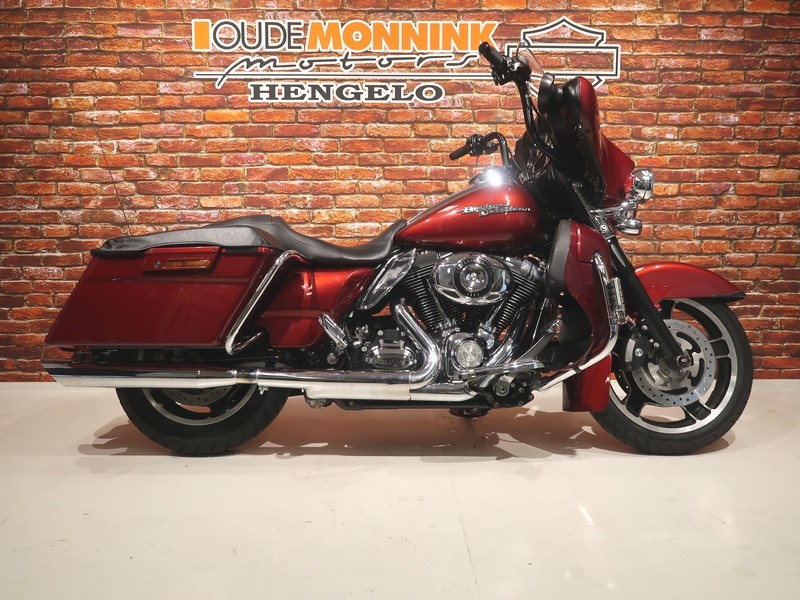 HARLEY-DAVIDSON - FLHX Street Glide 1580