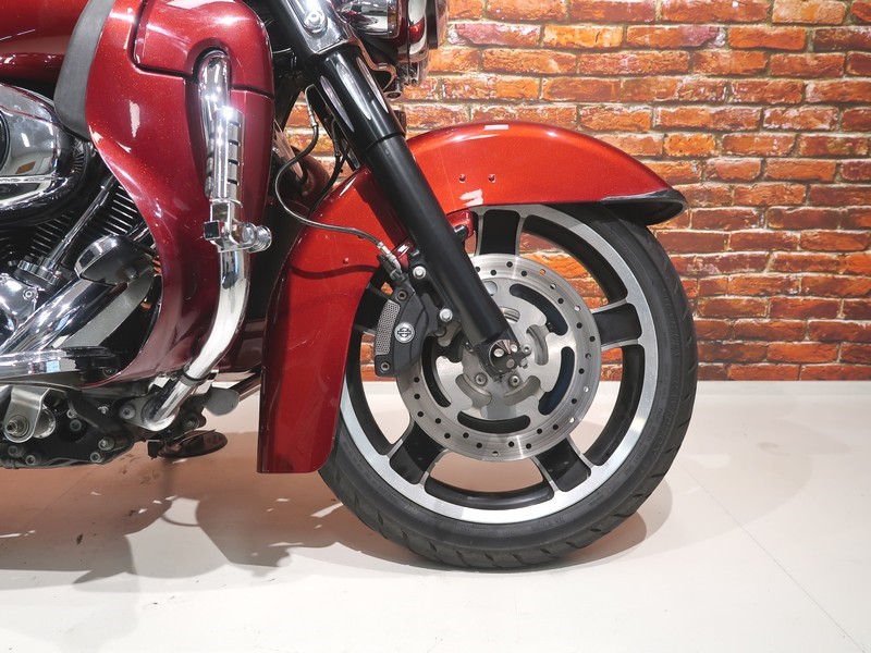 HARLEY-DAVIDSON - FLHX Street Glide 1580