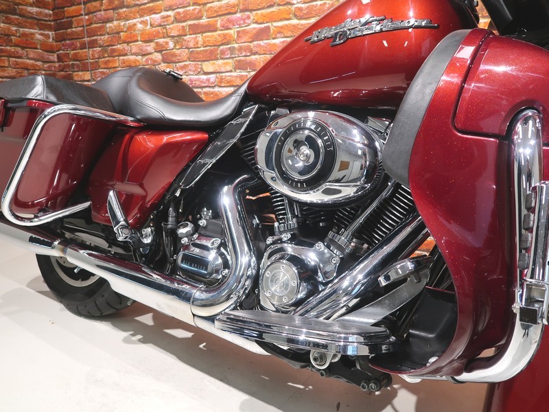 HARLEY-DAVIDSON - FLHX Street Glide 1580