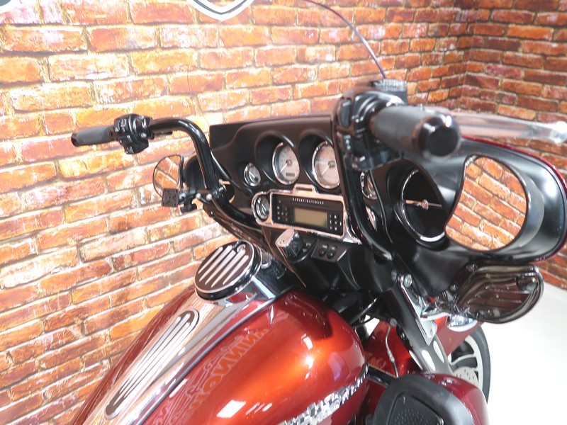 HARLEY-DAVIDSON - FLHX Street Glide 1580