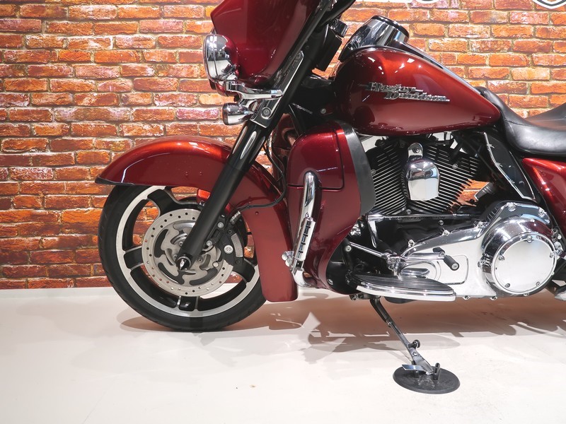 HARLEY-DAVIDSON - FLHX Street Glide 1580