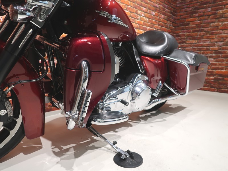 HARLEY-DAVIDSON - FLHX Street Glide 1580