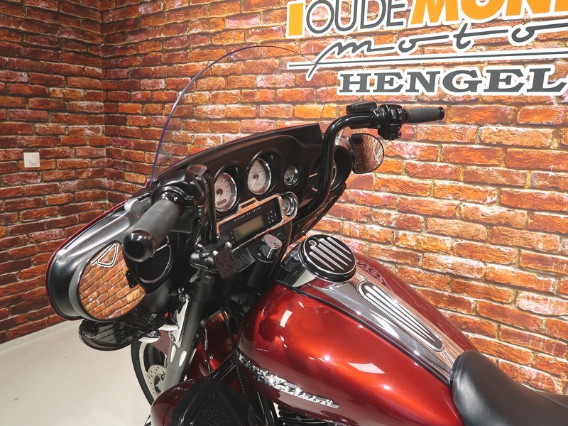 HARLEY-DAVIDSON - FLHX Street Glide 1580