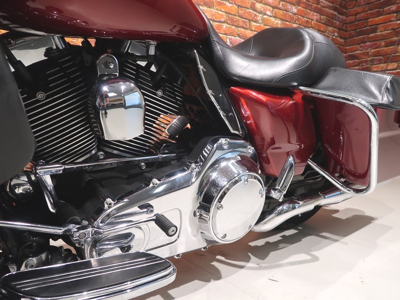 HARLEY-DAVIDSON - FLHX Street Glide 1580