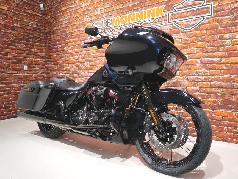 HARLEY-DAVIDSON - FLTRXSE CVO 117 Road Glide